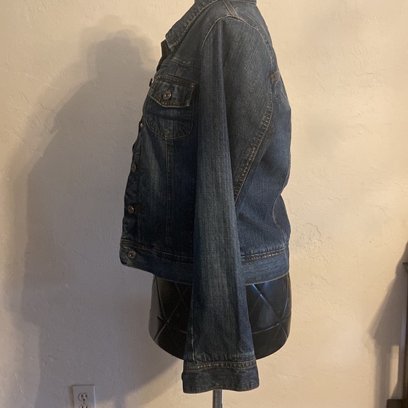 Old navy women’s M Jean jacket Front Side & inside pockets Very nice condition - Picture 7 of 16
